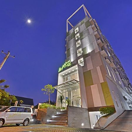 Whiz Hotel Pemuda Semarang Dış mekan fotoğraf